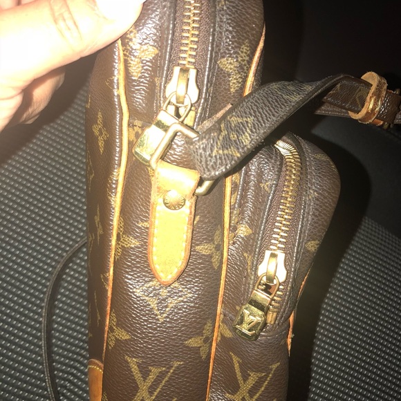 ❌SOLD❌ Amazone Crossbody LV - Picture 5 of 8
